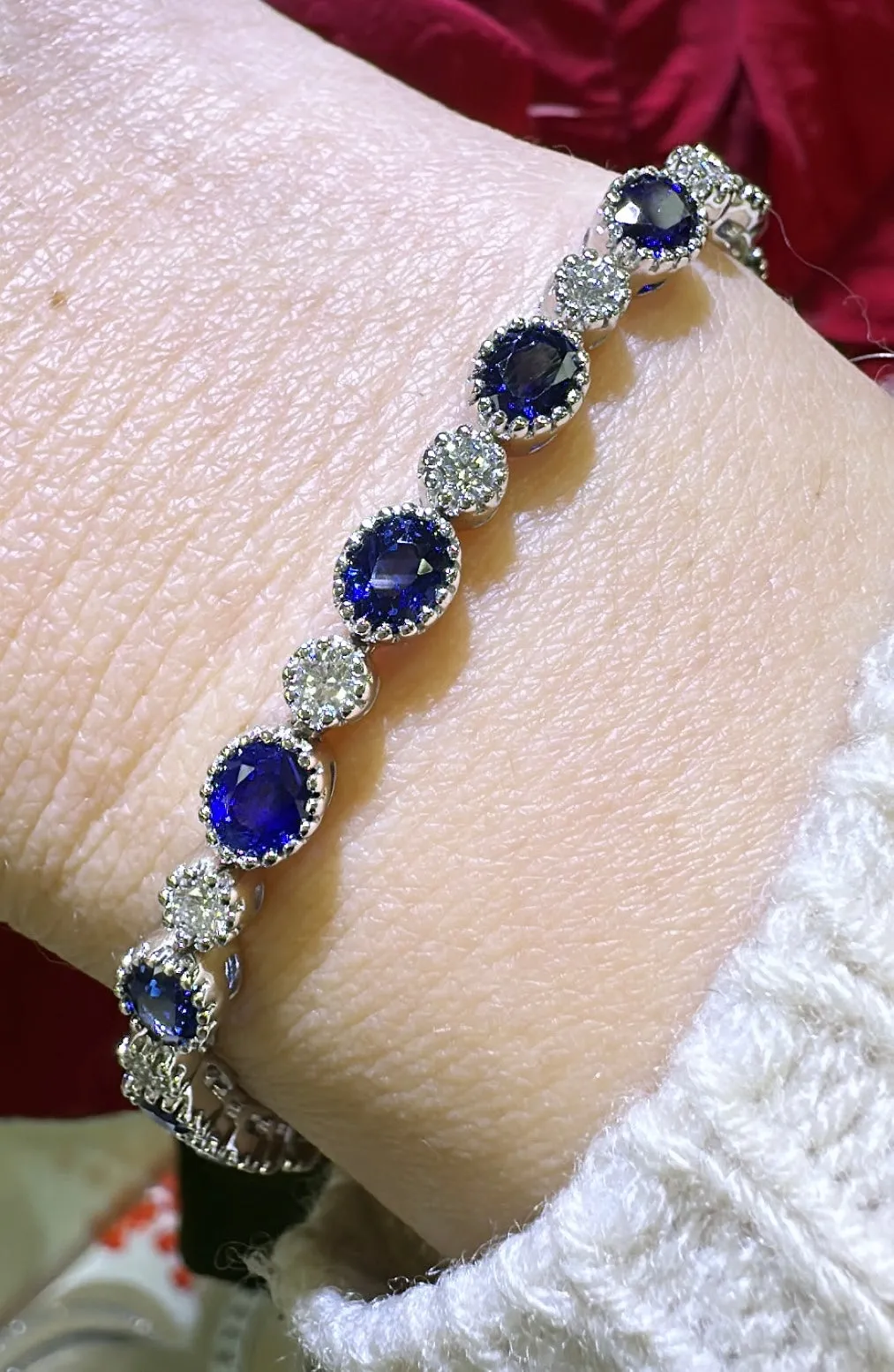 10.08ct tw Oval-cut Royal Blue Sapphire and Diamond Gemstone Bracelet