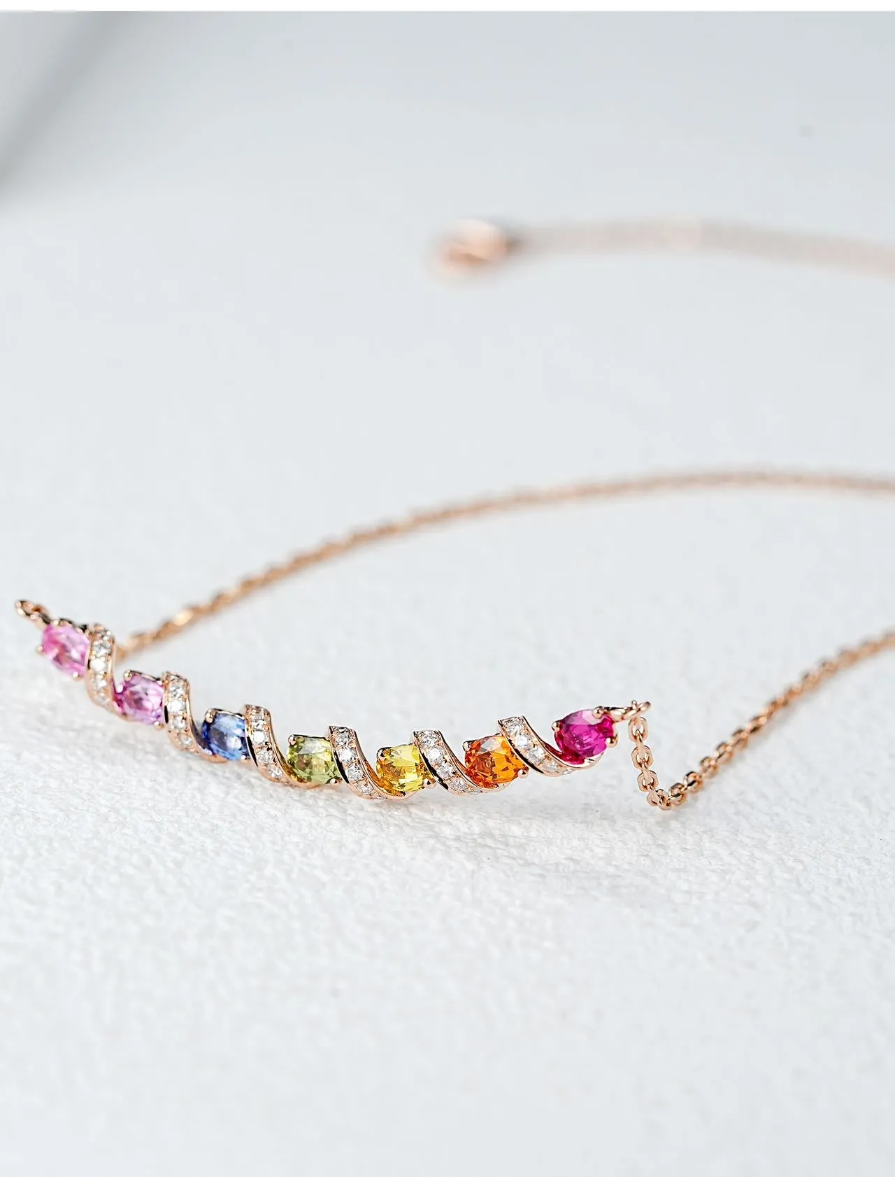 18k Gold Ferris Wheel Round Cut Necklace