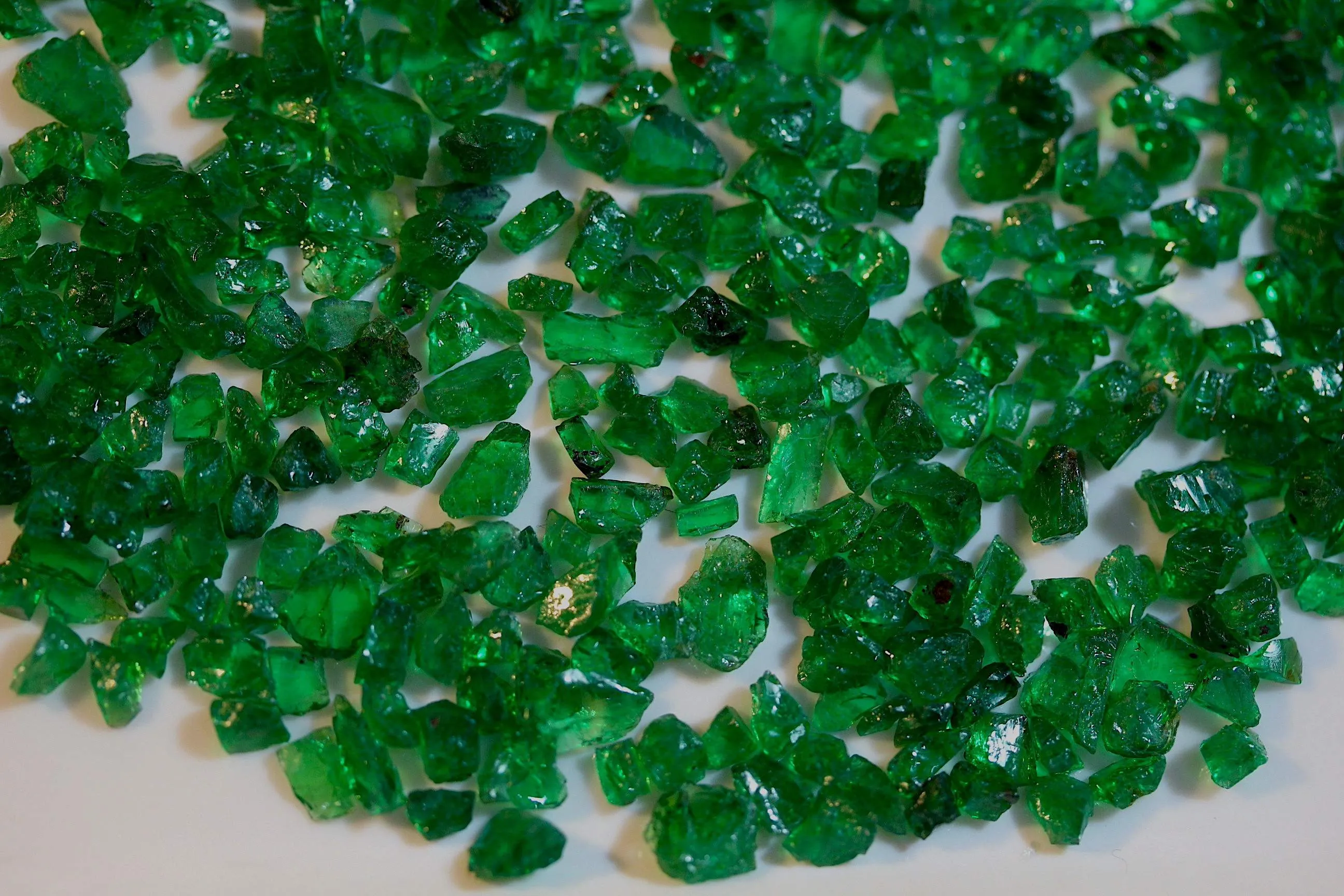 250 carats Natural Vivid Green Raw Tsavorite Gemstones