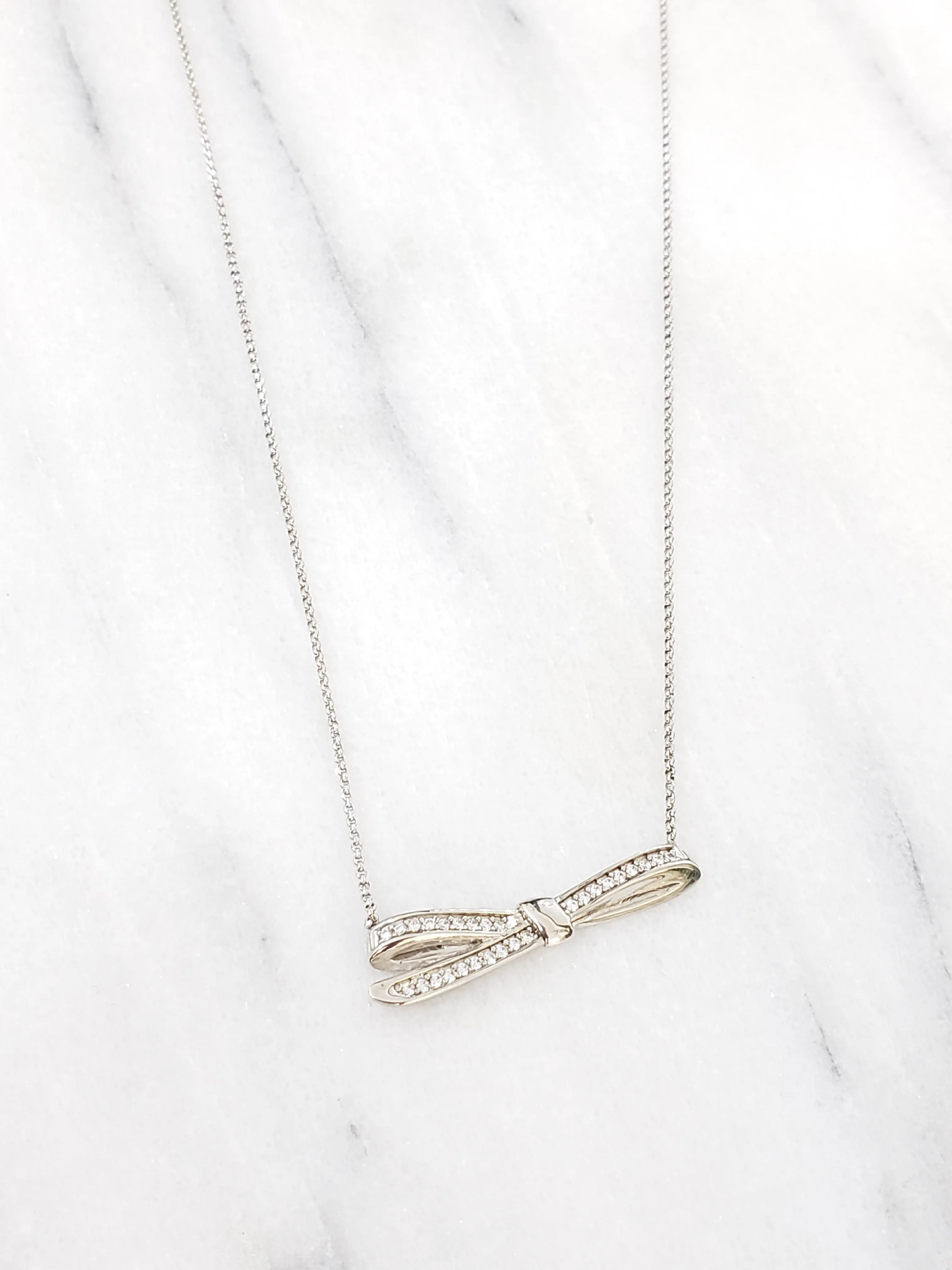 Bow Necklace