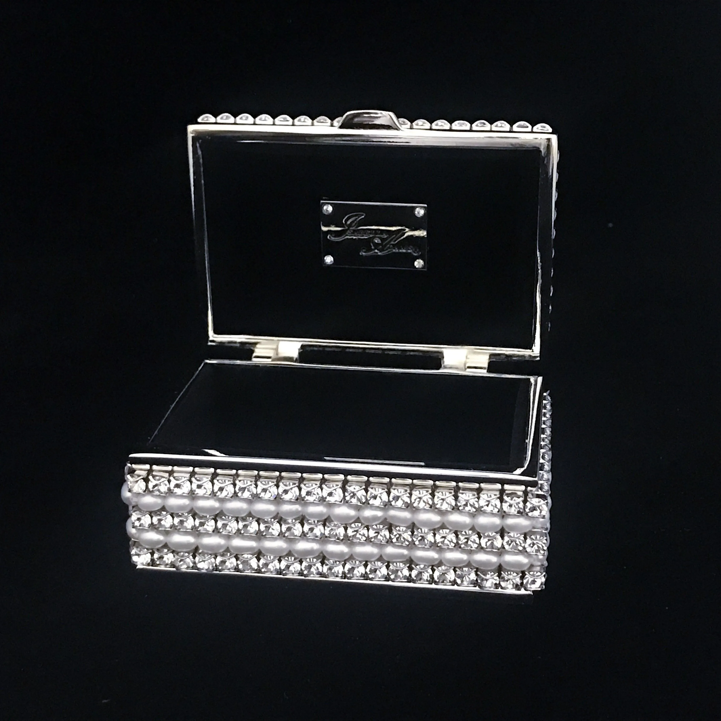 Four Pearl Ring Box Featuring Premium Crystal