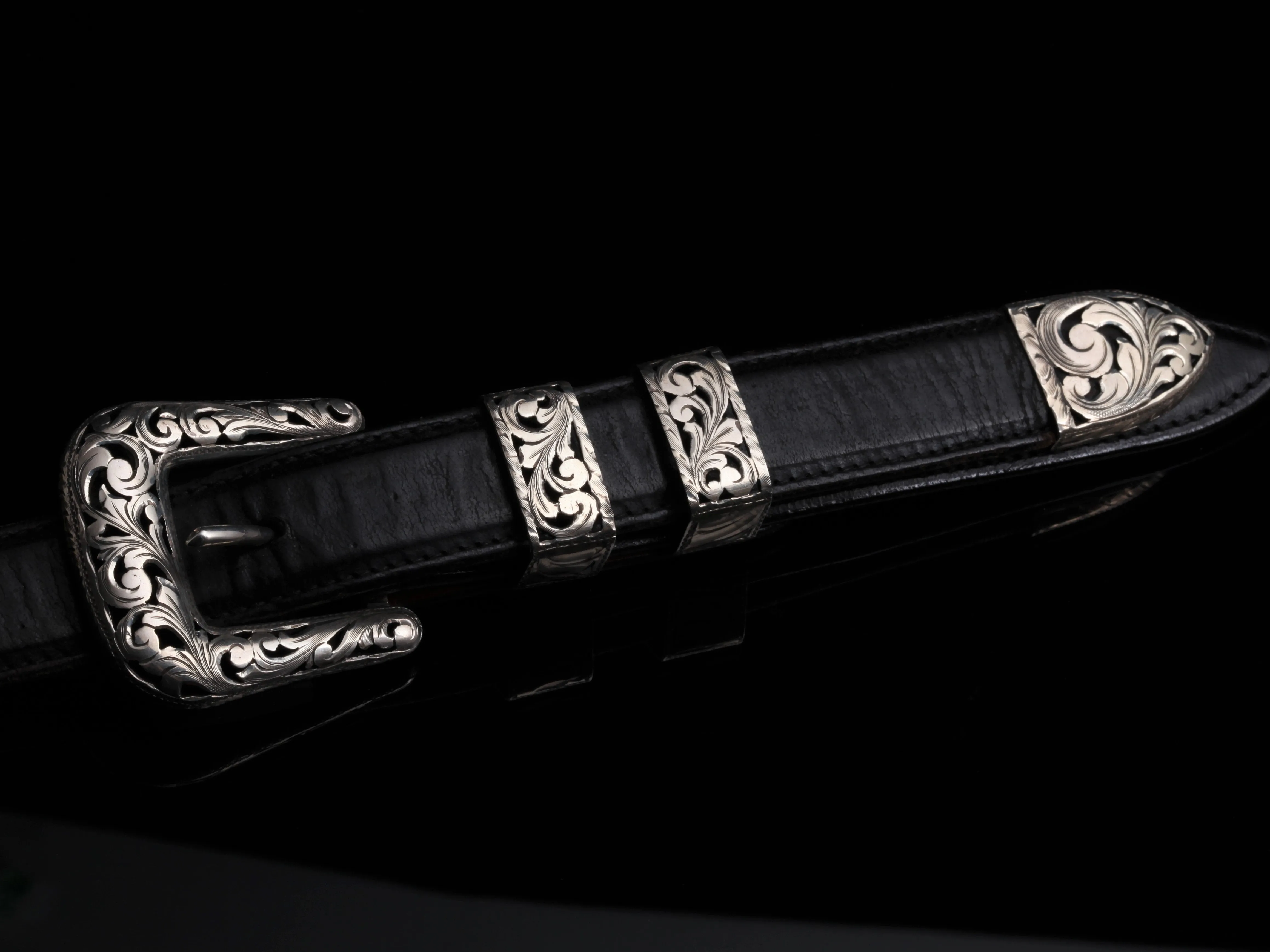 Kendall Buckle Set