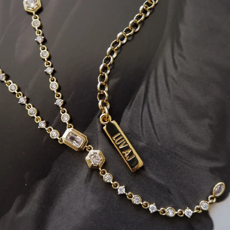 Luv AJ Stellar Bezel Lariat Gold
