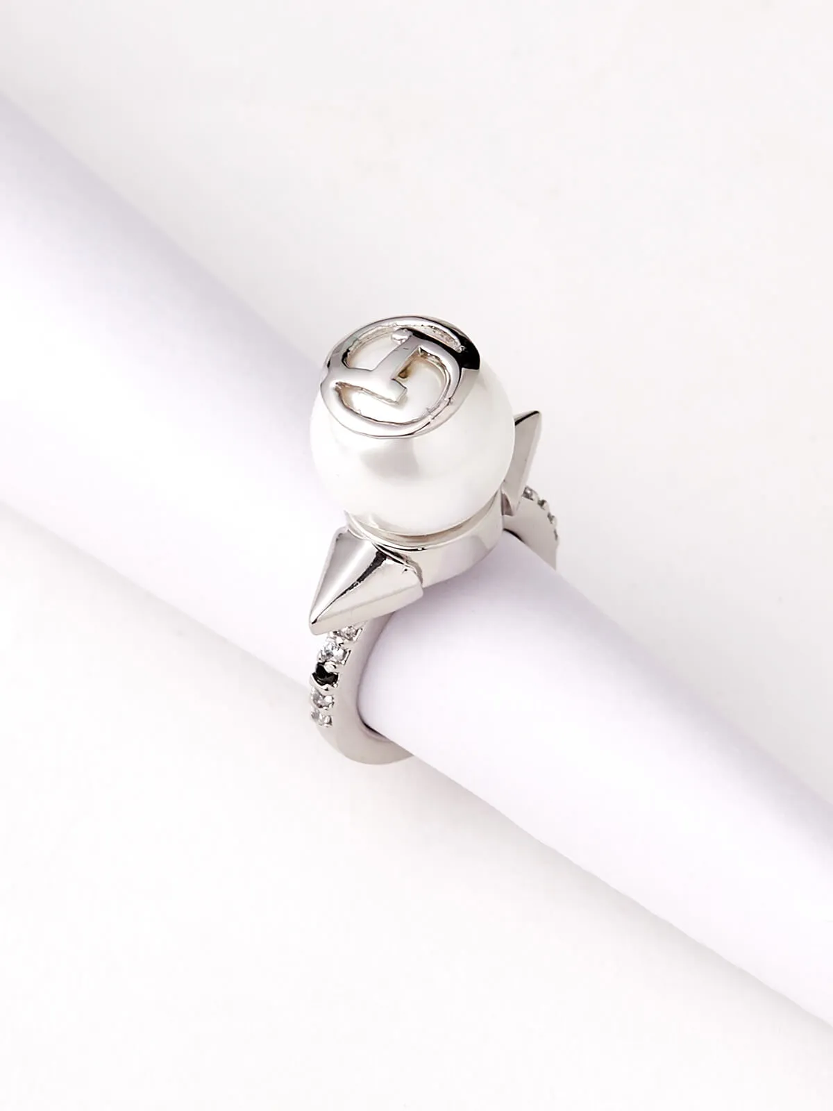 Outhouse   I    OH Celeste Addison Nova Ring Silver New OHAW19RI041
