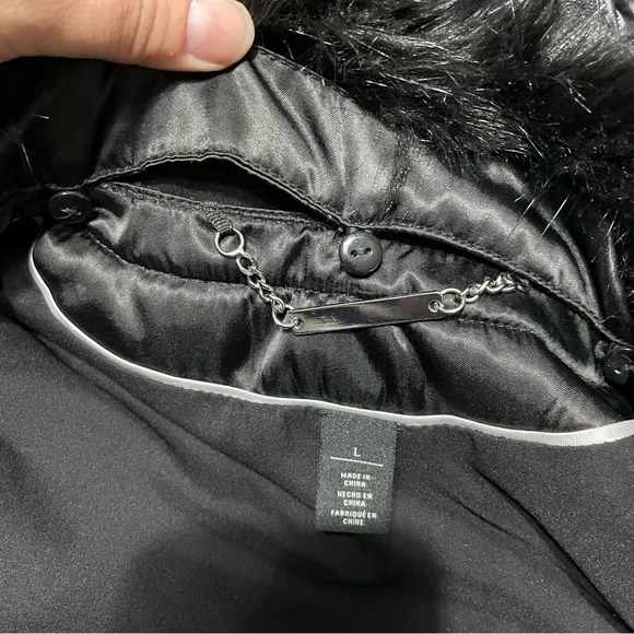 White House Black Market Chain Puffer Vest